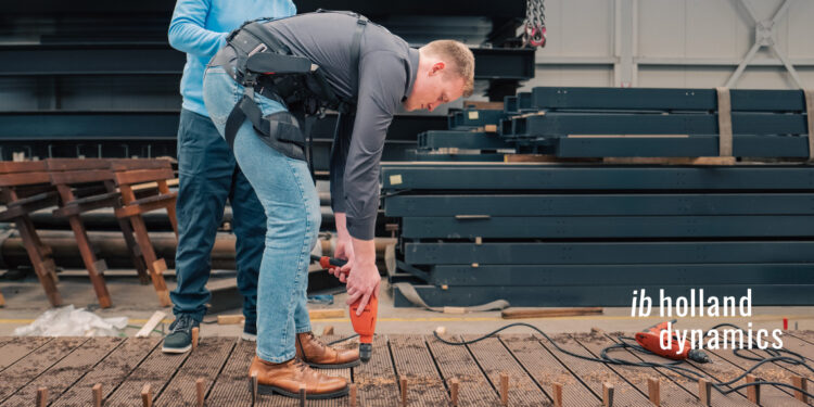 Mensen slijten door fysiek werk. Dat kunnen we veranderen met exoskelet!